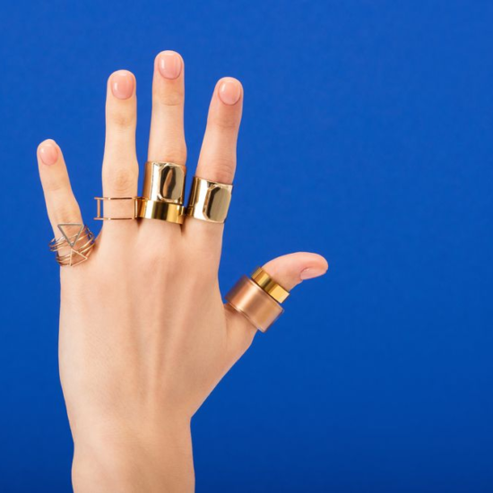 ¿Que-necesito-saber-para-vender-unos-anillos-de-oro