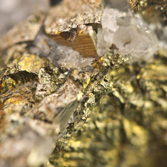 La-densidad-del-oro-como-influye-en-su-valor-y-aplicaciones