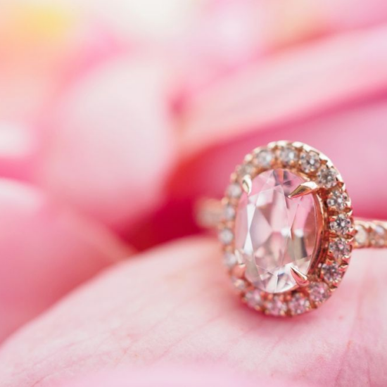 ¿Oro-blanco-o-rosa-Elige-el-mejor-para-ella